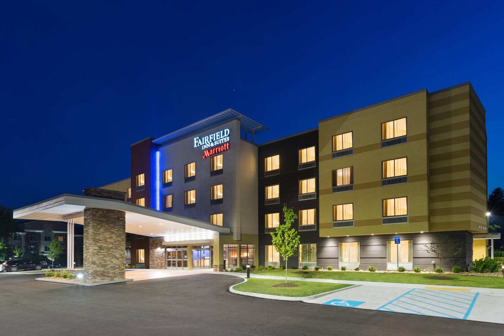 Fairfield Inn & Suites By Marriott Belle Vernon Экстерьер фото
